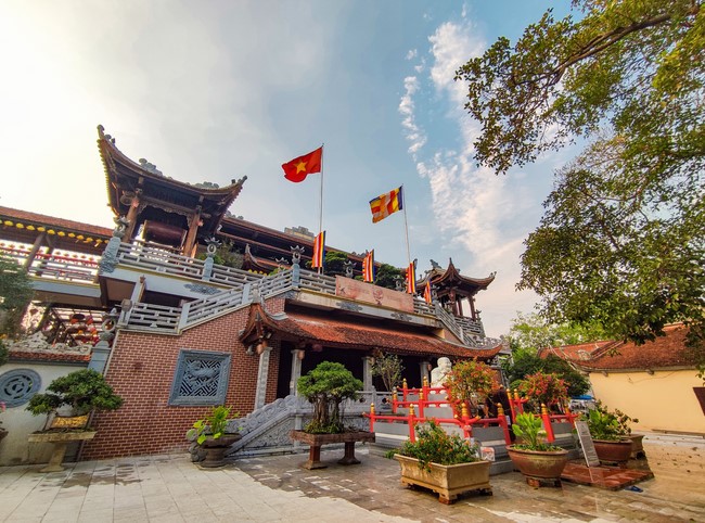 Welcome the Buddha's Birthday Ceremony at Hoa Phuc Pagoda